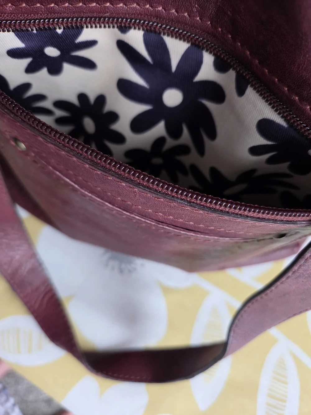 Nino BOSSI Burgundy Leather Shoulder Bag Purse Tote 10 Pockets